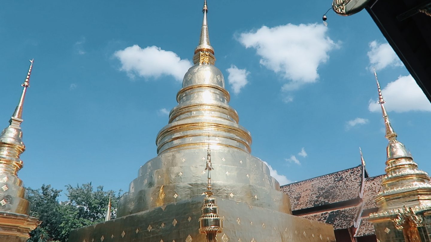 Thailand x Vlog | Sleeper Trains, Cat Cafes & Golden Temples
